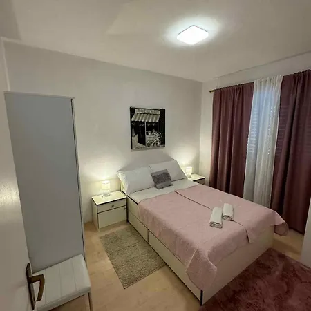 In 30404 Apartment Novi Vinodolski