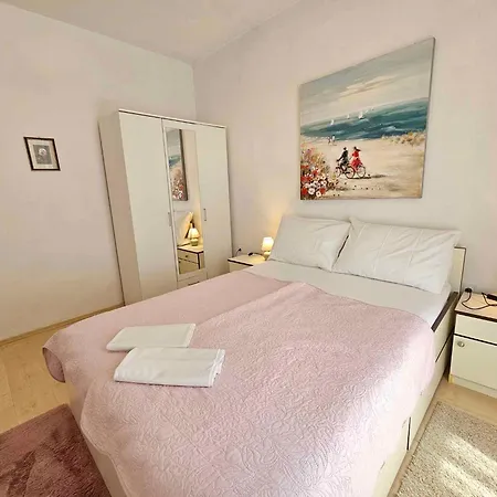 Apartment In 30404 Novi Vinodolski