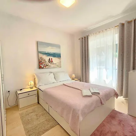 Apartment In 30404