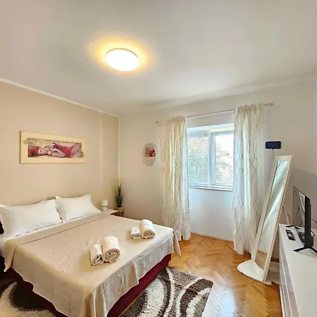 Apartment In 30404