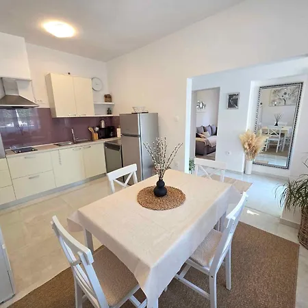 In 30404 Apartament Novi Vinodolski