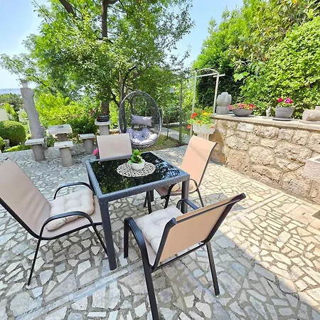 In 30404 Apartament *