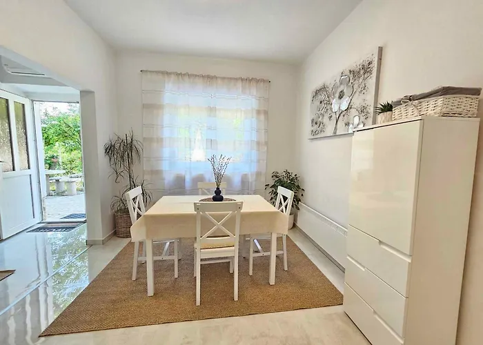 Apartament In 30404